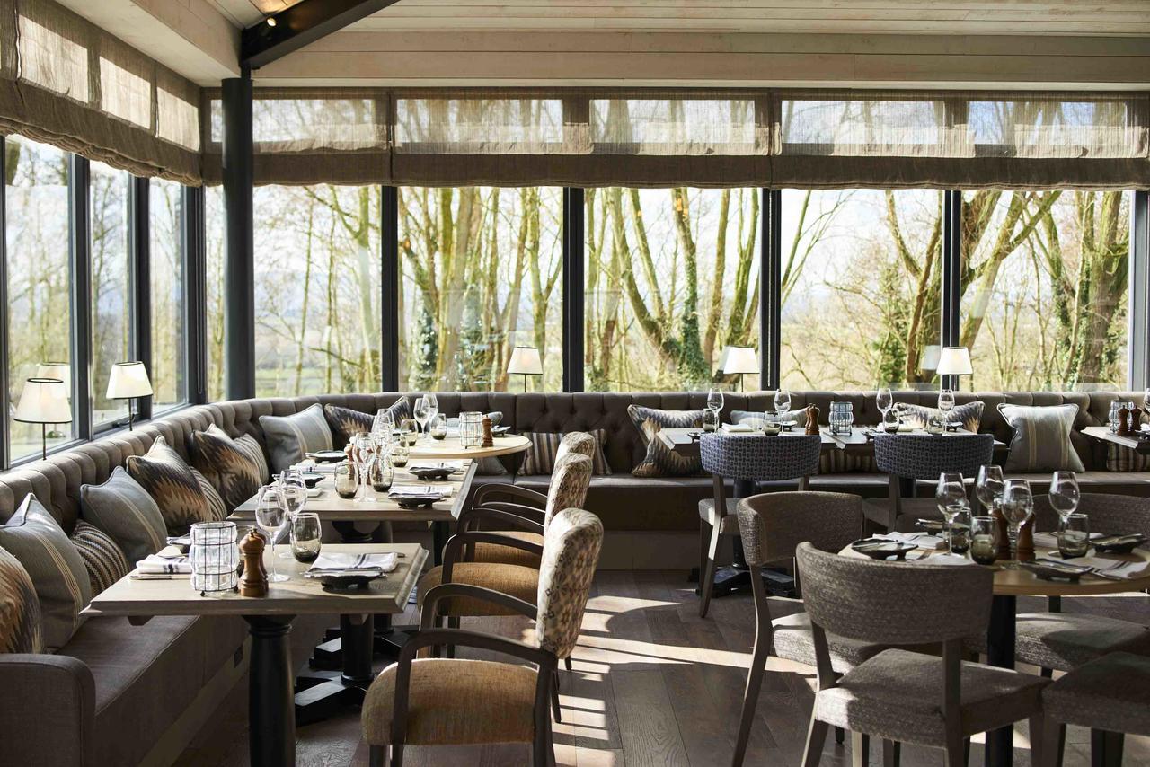 The Fish Hotel Бродуей Екстериор снимка